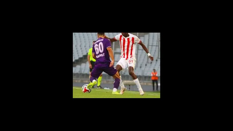 Cầu thủ của Boluspor đang dốc toàn lực để giành chiến thắng trước đối thủ Erzurumspor Cầu thủ của Boluspor đang dốc toàn lực để giành chiến thắng trước đối thủ Erzurumspor